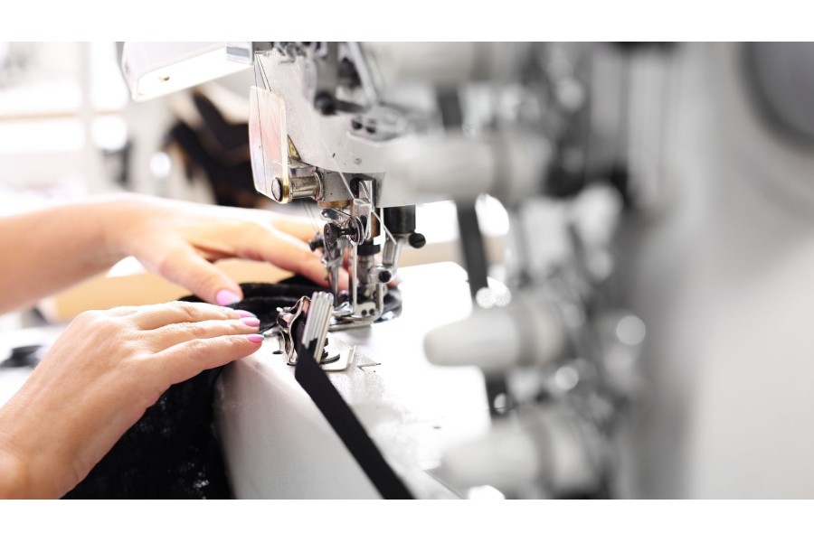 Trwałe i ergonomiczne krzesła szwalnicze